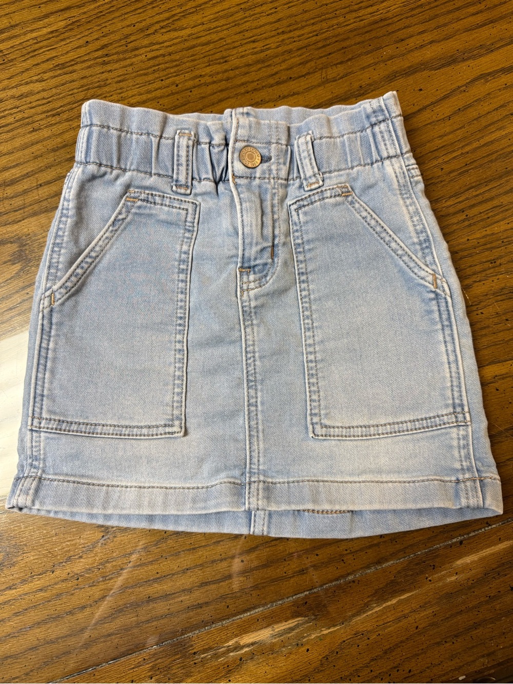 GAP Light Wash Denim Skirt with Front Pockets